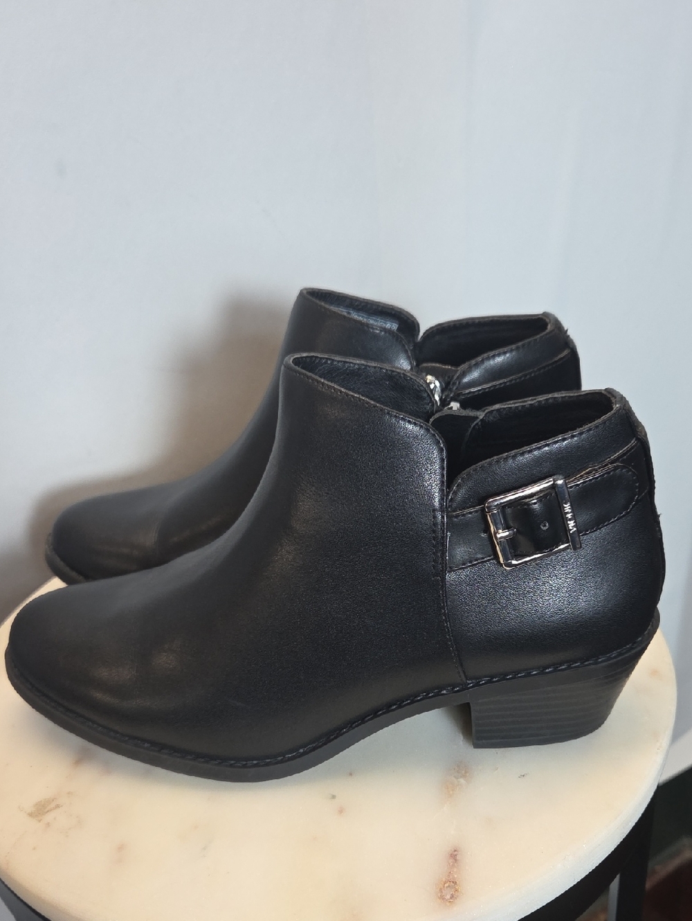 Vionic Black Leather Ankle Bootie with Buckle Accent Size 7.5 - Picture 1 of 9